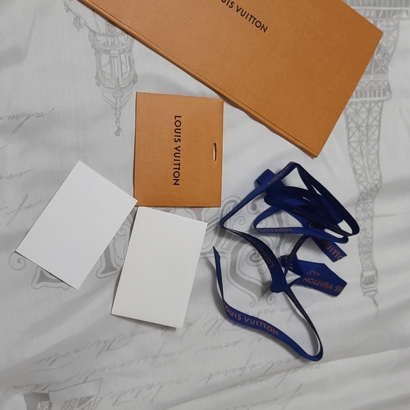 Louis vuitton ribbon card and envelope - Picture 2 of 5